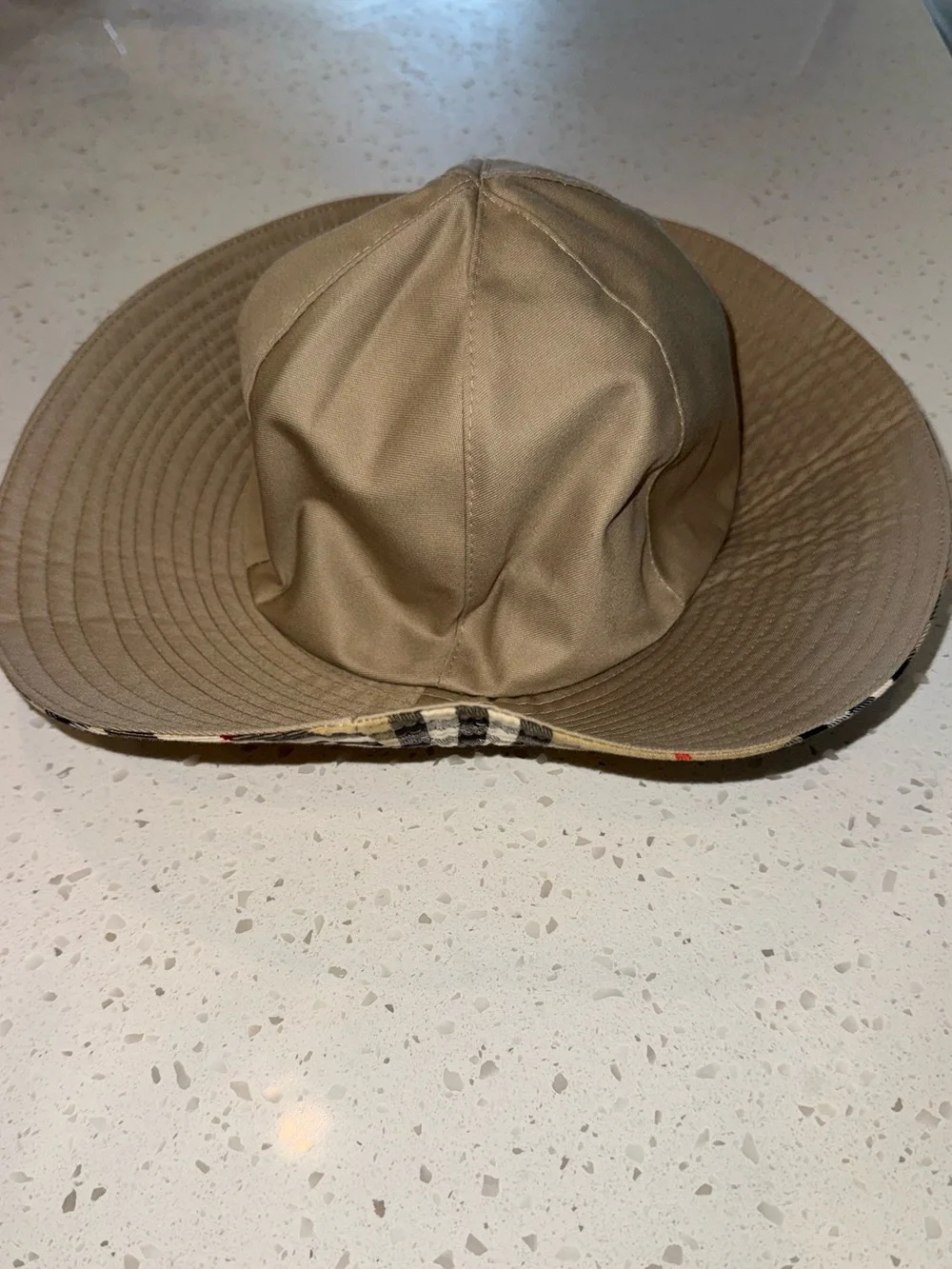 Burberry Reversible Vintage Check Bucket Hat in Canvass,Beige Plaid Men or Women